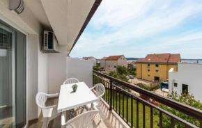 Stunning Apartment In Kastel Kambelovac With Wifi
